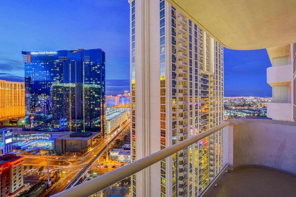 Lucky Gem Penthouse & Luxury Suites At Signature Resort, Balcony Strip View 1607 Las Vegas Exterior photo